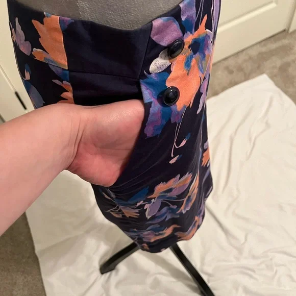 Limited brand floral skirt with pockets!!! - Picture 5 of 7